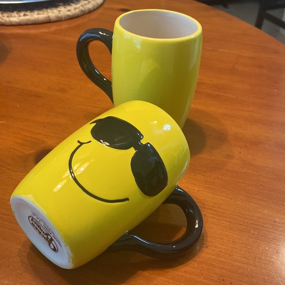 Cracker Barrel Smiley His & Her Yellow/Black Coffee Mugs - Set of 2 - SO CUTE 😎 - Picture 11 of 14